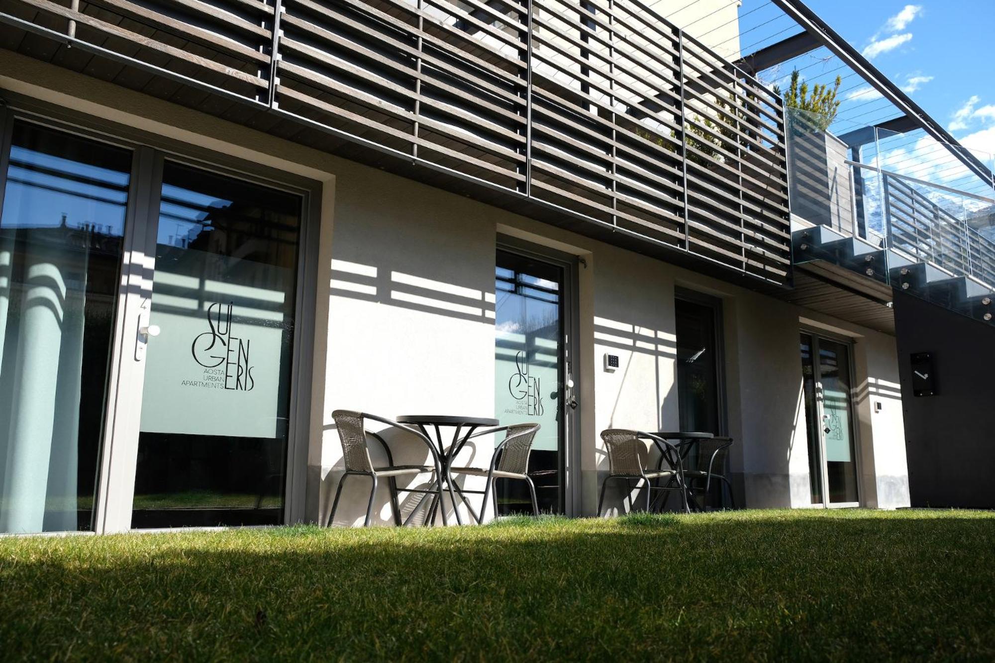 Sui Generis - Aosta Urban Apartments ภายนอก รูปภาพ